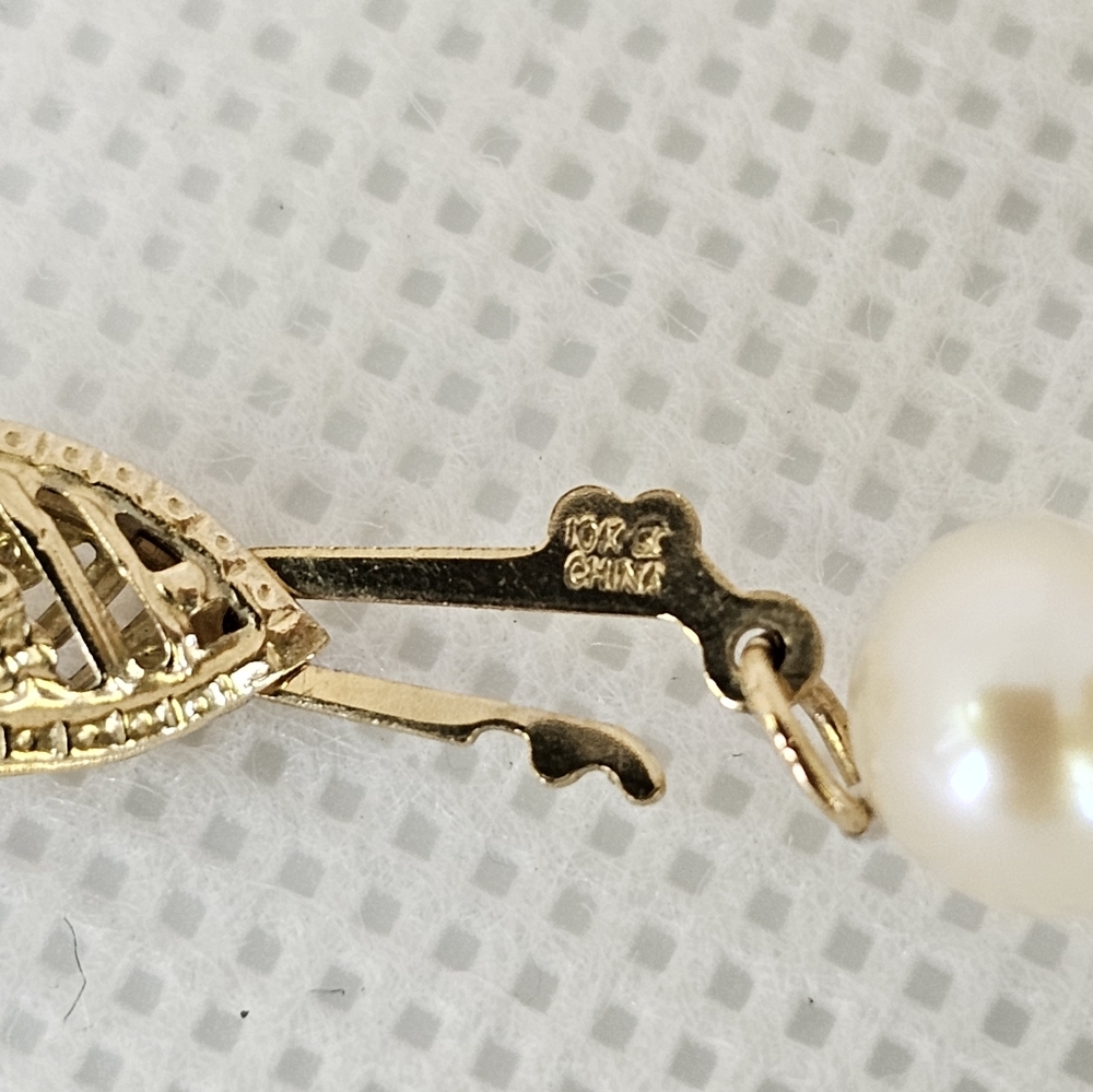 Genuine Cultured Pearls 10K Gold Clasp! - Picture 7 of 8